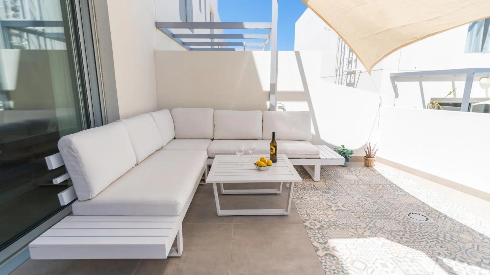 White Medano Apartment. New With Fast Wifi El Médano 0*,  إسبانيا