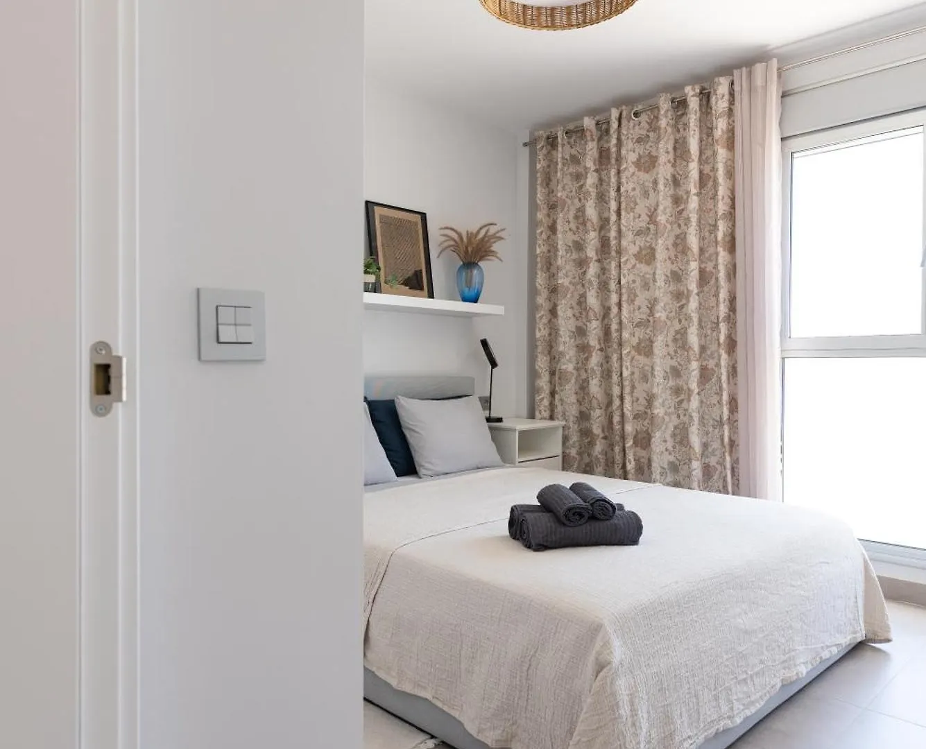 White Medano Apartment. New With Fast Wifi El Médano