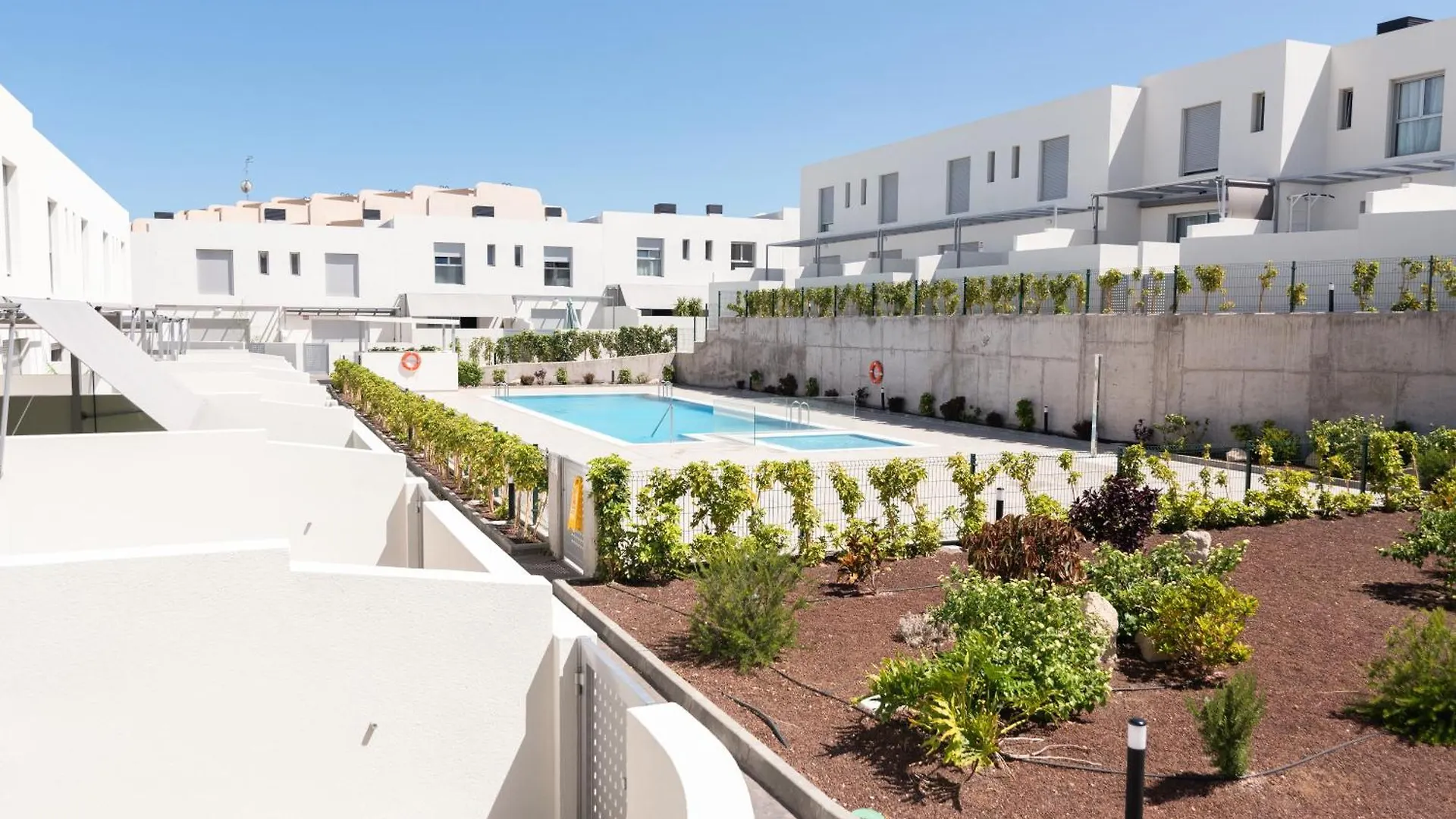 بيت للعطل White Medano Apartment. New With Fast Wifi El Médano إسبانيا