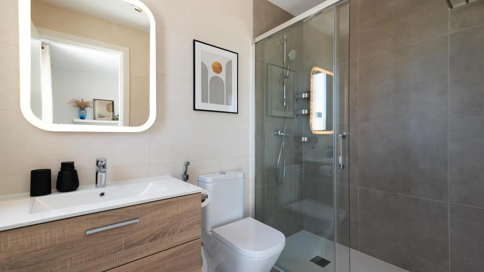 White Medano Apartment. New With Fast Wifi El Médano 0*,  إسبانيا