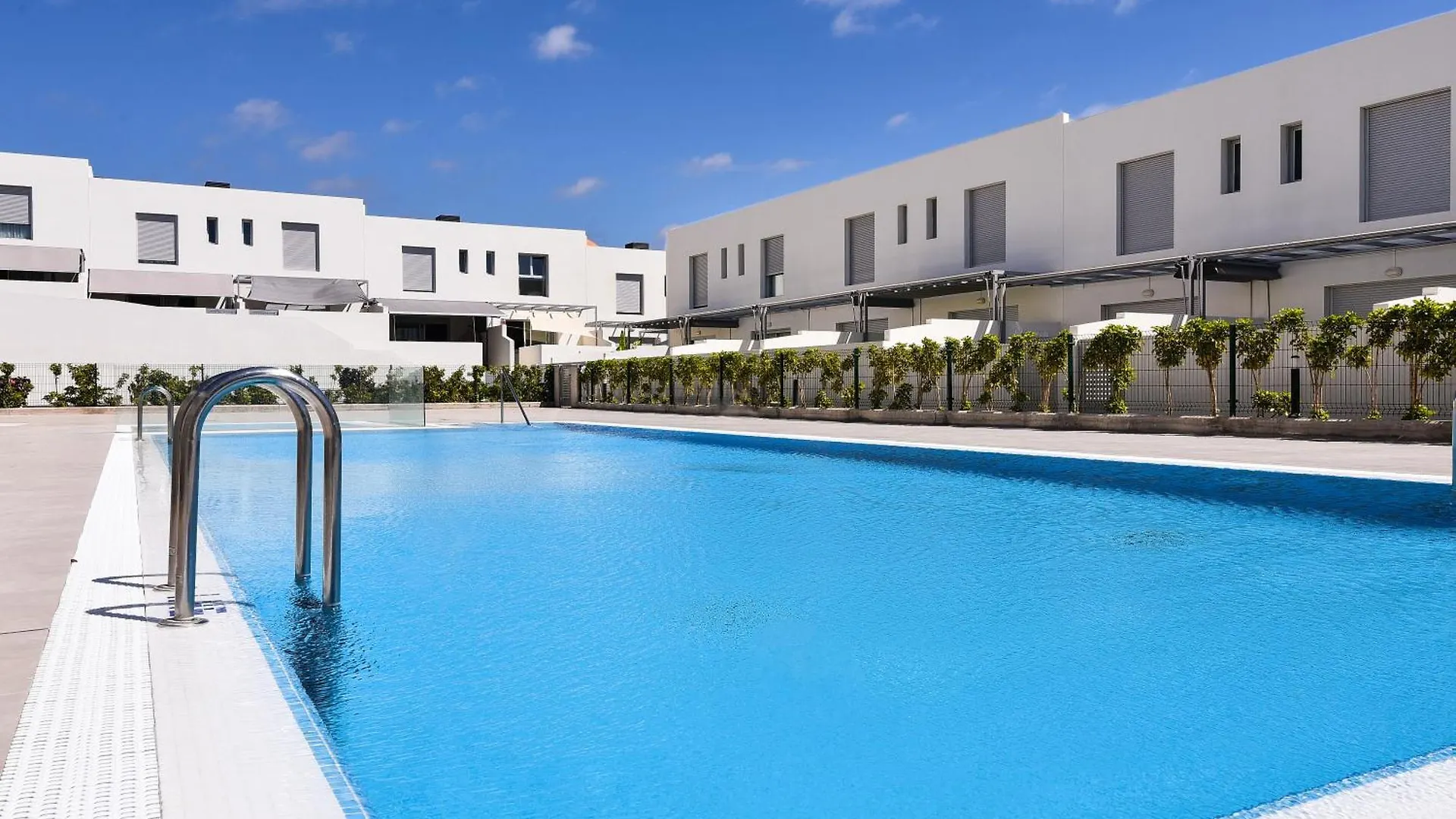 White Medano Apartment. New With Fast Wifi El Médano